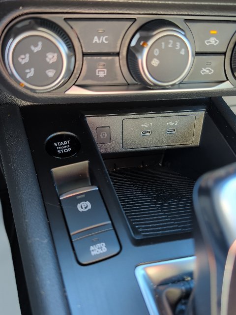 Used 2025 Nissan Kicks SV w/ Illumination Package FWD image 18