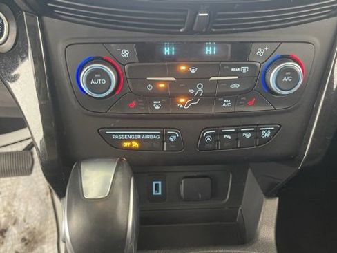 Used 2019 Ford Escape Titanium image 41