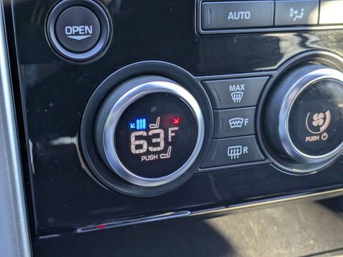 Used 2019 Land Rover Discovery HSE Luxury image 25