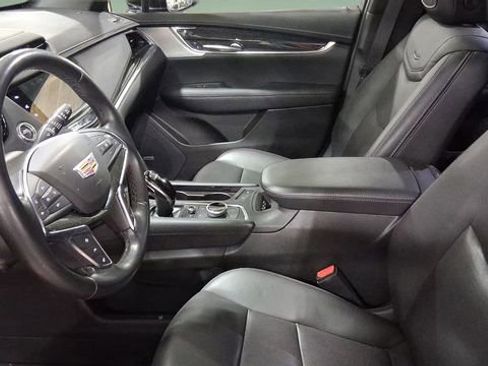 Used 2022 Cadillac XT5 Premium Luxury w/ Technology Package image 9