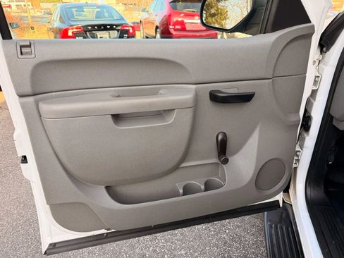 Used 2010 Chevrolet Silverado 1500 W/T image 11