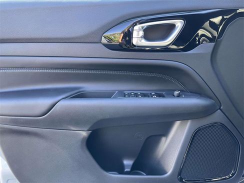 New 2026 Jeep Compass Latitude image 60