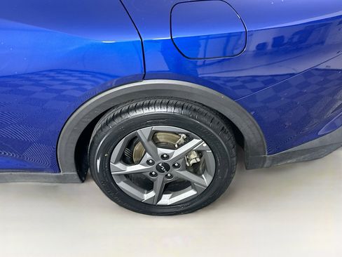 Used 2025 Kia K4 LXS image 11