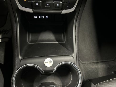 Used 2023 GMC Terrain SLT image 32