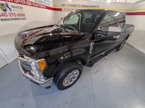 Used 2017 Ford F350 Lariat image 3