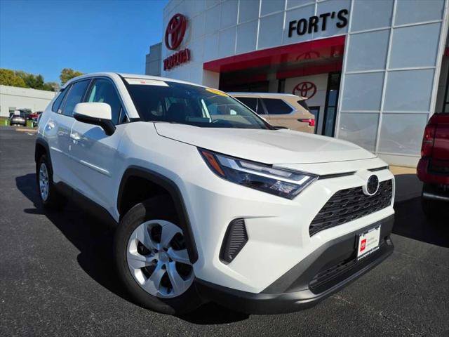 Certified 2024 Toyota RAV4 LE AWD/4WD image 1