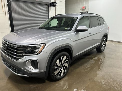 New 2025 Volkswagen Atlas SE image 6