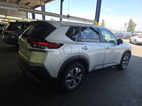Used 2023 Nissan Rogue SV AWD/4WD image 5