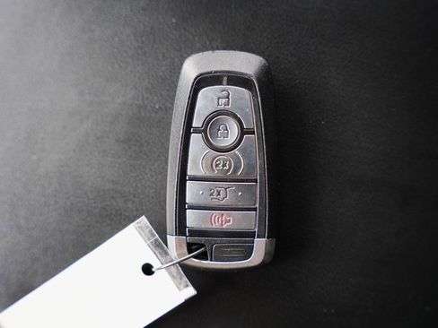 Used 2020 Ford Explorer XLT w/ Equipment Group 202A image 31