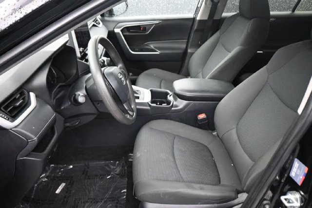 Used 2025 Toyota RAV4 LE AWD/4WD image 22