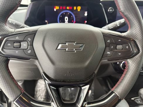 Used 2025 Chevrolet Trax RS w/ Driver Confidence Package image 16