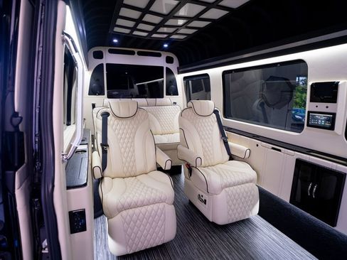 Used 2019 Mercedes-Benz Sprinter 170 image 35