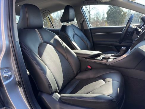 Used 2023 Toyota Camry XSE image 32