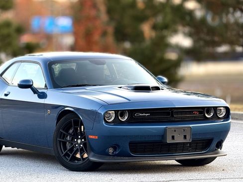 Used 2020 Dodge Challenger R/T Scat Pack w/ Shaker Package image 42