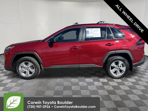 Used 2025 Toyota RAV4 LE AWD/4WD image 4