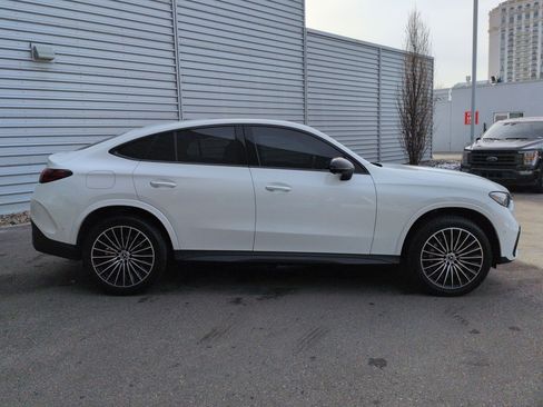 Used 2024 Mercedes-Benz GLC 300 4MATIC image 2