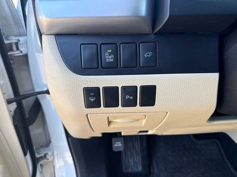 Used 2015 Toyota Highlander Limited image 21