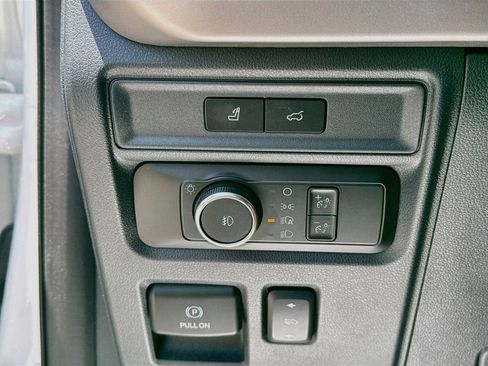 Used 2024 Ford Expedition XLT RWD image 22