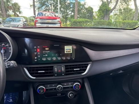 Used 2022 Alfa Romeo Giulia Ti image 40
