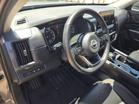 Certified 2025 Nissan Pathfinder SL AWD/4WD image 10