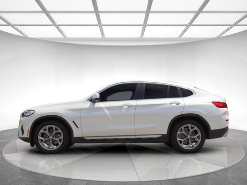 Used 2023 BMW X4 xDrive30i w/ Parking Assistance Package AWD/4WD image 4