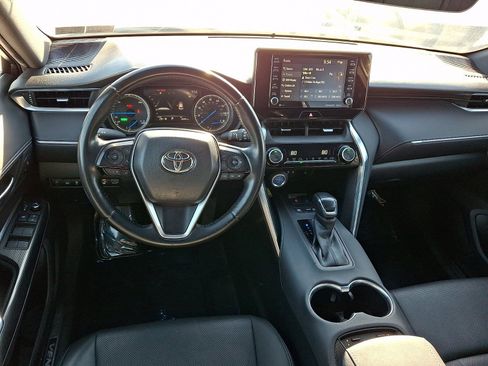 Used 2021 Toyota Venza XLE w/ Softex Package image 11