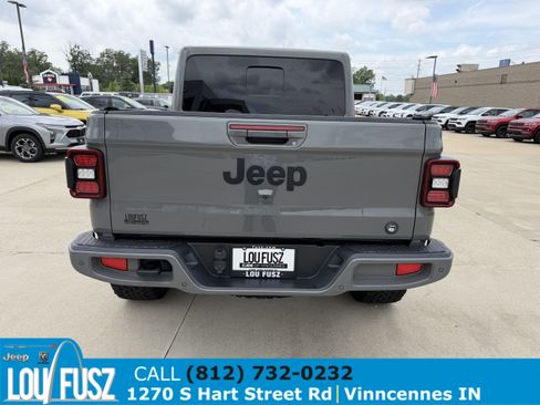 Used 2022 Jeep Gladiator Overland AWD/4WD image 6