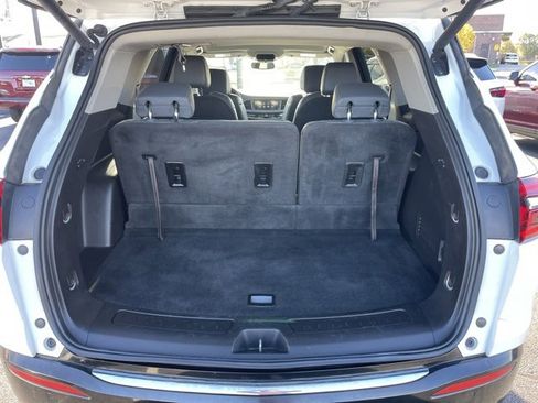 Used 2019 Buick Enclave Essence image 6