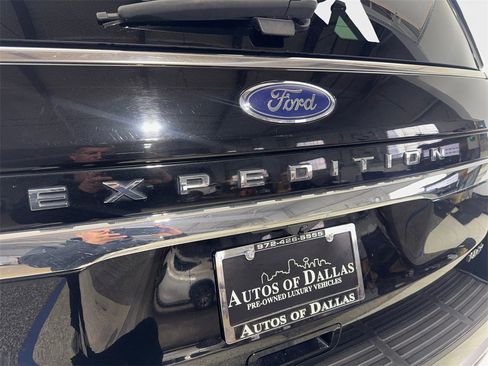 Used 2022 Ford Expedition Max Limited image 21