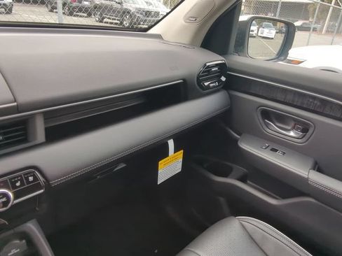 Used 2024 Honda Pilot Elite image 16