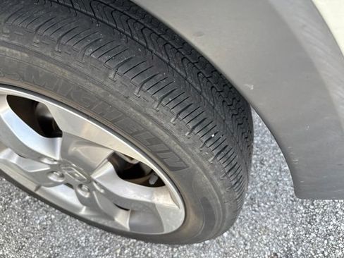 Used 2017 Honda HR-V LX image 2