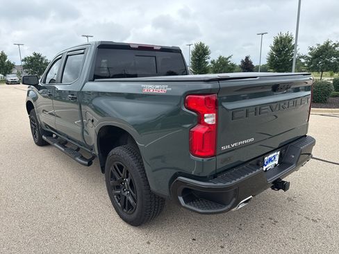 Used 2025 Chevrolet Silverado 1500 LT Trail Boss w/ Convenience Package II AWD/4WD image 3
