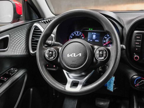 Used 2022 Kia Soul LX FWD image 19