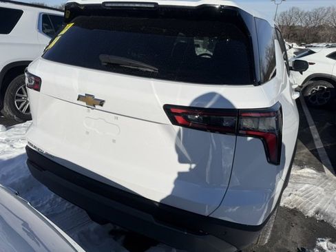 Used 2025 Chevrolet Equinox LT image 8