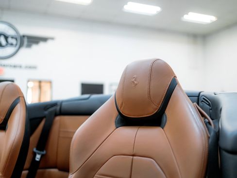 Used 2016 Ferrari California T image 57