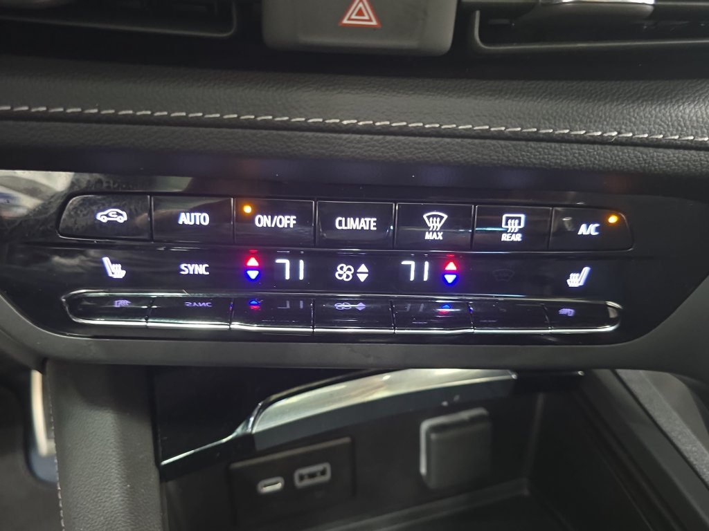 Used 2023 Buick Envision Essence w/ Sport Touring Package AWD/4WD image 21