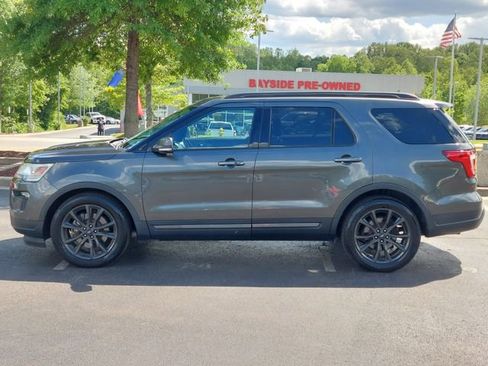 Used 2018 Ford Explorer XLT w/ Equipment Group 202A FWD image 11