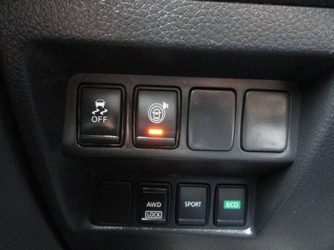 Used 2017 Nissan Rogue SV image 14