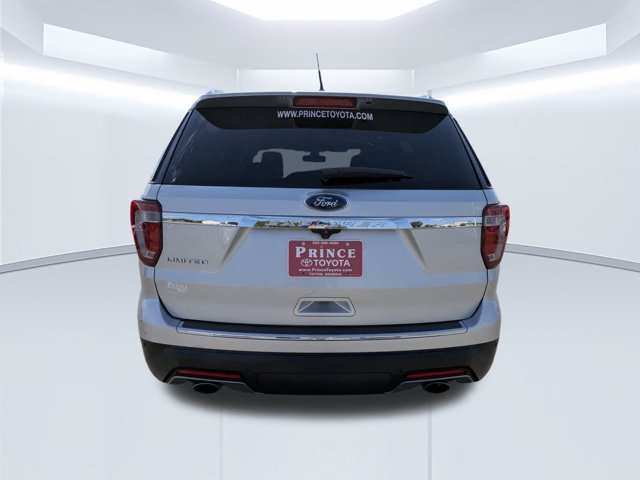 Used 2018 Ford Explorer Limited w/ Equipment Group 301A FWD image 5