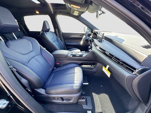 Certified 2026 INFINITI QX60 Sport w/ Dark Cargo Package AWD/4WD image 31