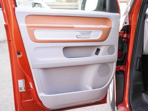 New 2025 Volkswagen ID. Buzz 1st Edition RWD image 24