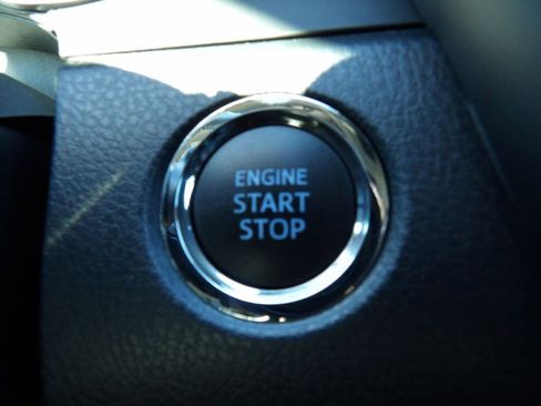 Used 2021 Toyota Camry SE image 21