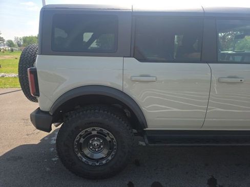 Used 2025 Ford Bronco Outer Banks w/ Sasquatch Package AWD/4WD image 9