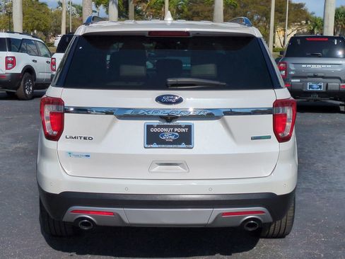 Used 2017 Ford Explorer Limited w/ Equipment Group 301A image 5