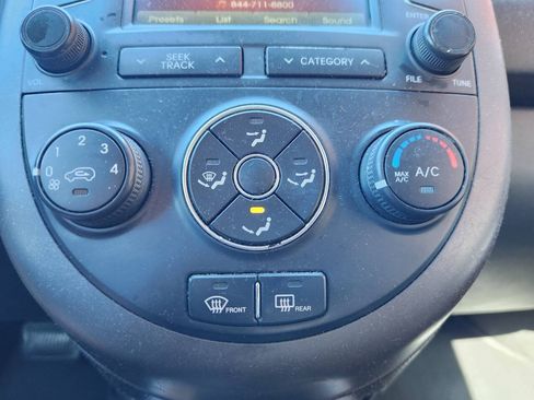 Used 2012 Kia Soul + w/ Audio Pkg FWD image 12
