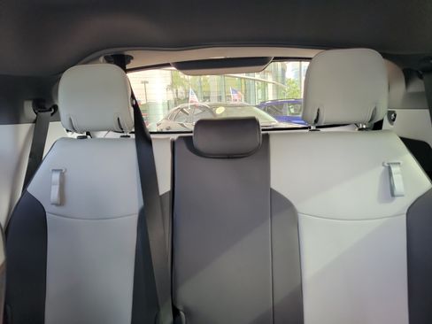 Used 2022 Toyota Sienna XSE FWD image 17