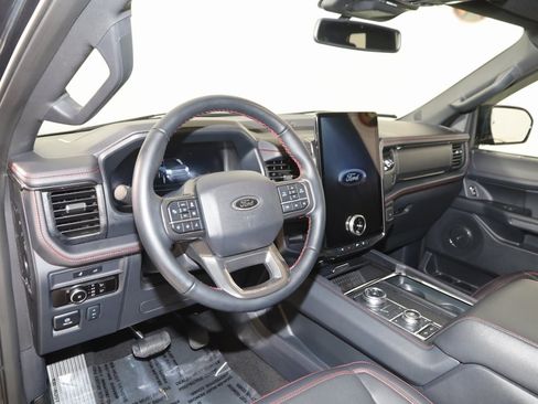 Used 2024 Ford Expedition Limited image 27