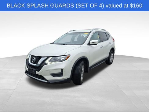 Used 2017 Nissan Rogue SV AWD/4WD image 4