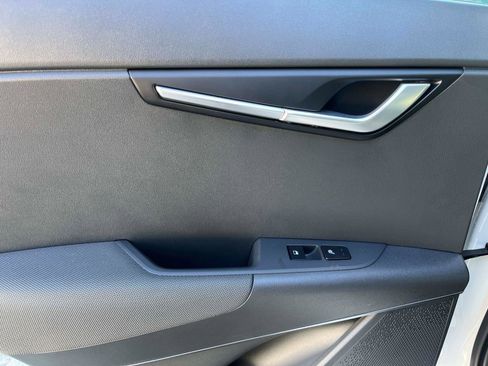 Used 2025 Kia Niro Wind w/ Wind Preserve Package image 12