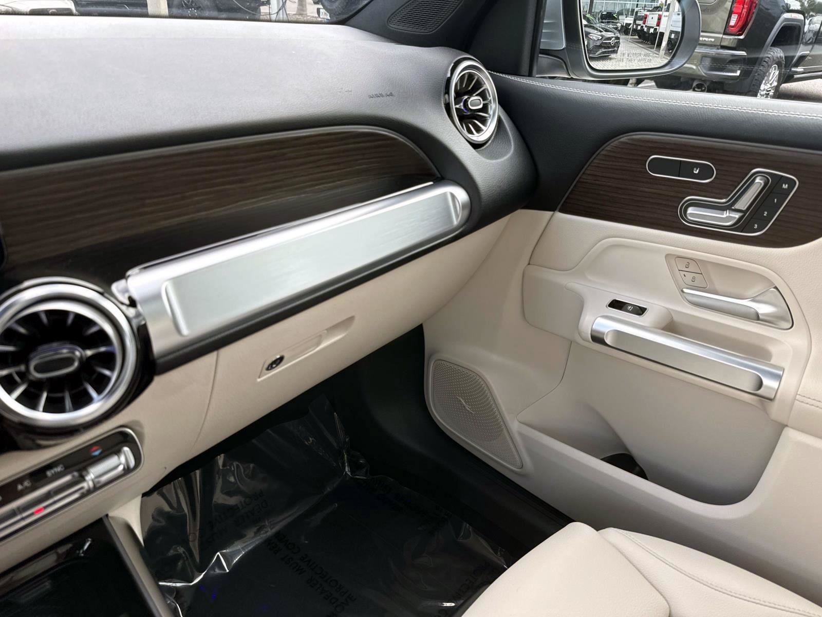 Certified 2025 Mercedes-Benz GLB 250 image 25